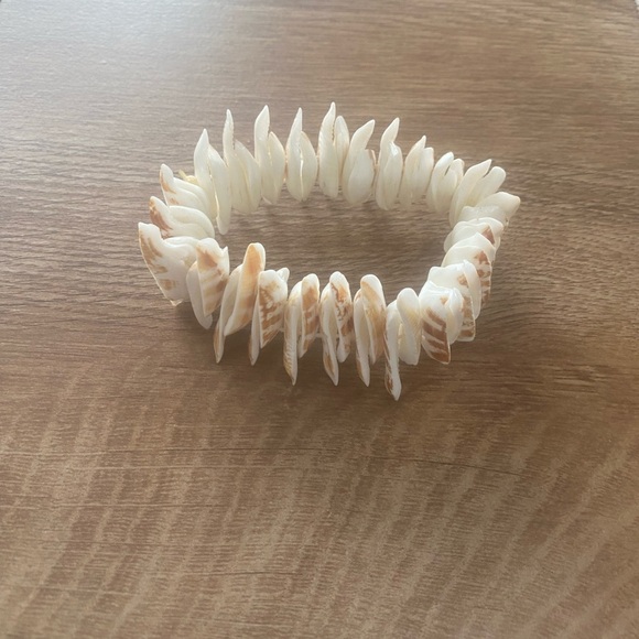 Shell bracelet - Picture 2 of 2